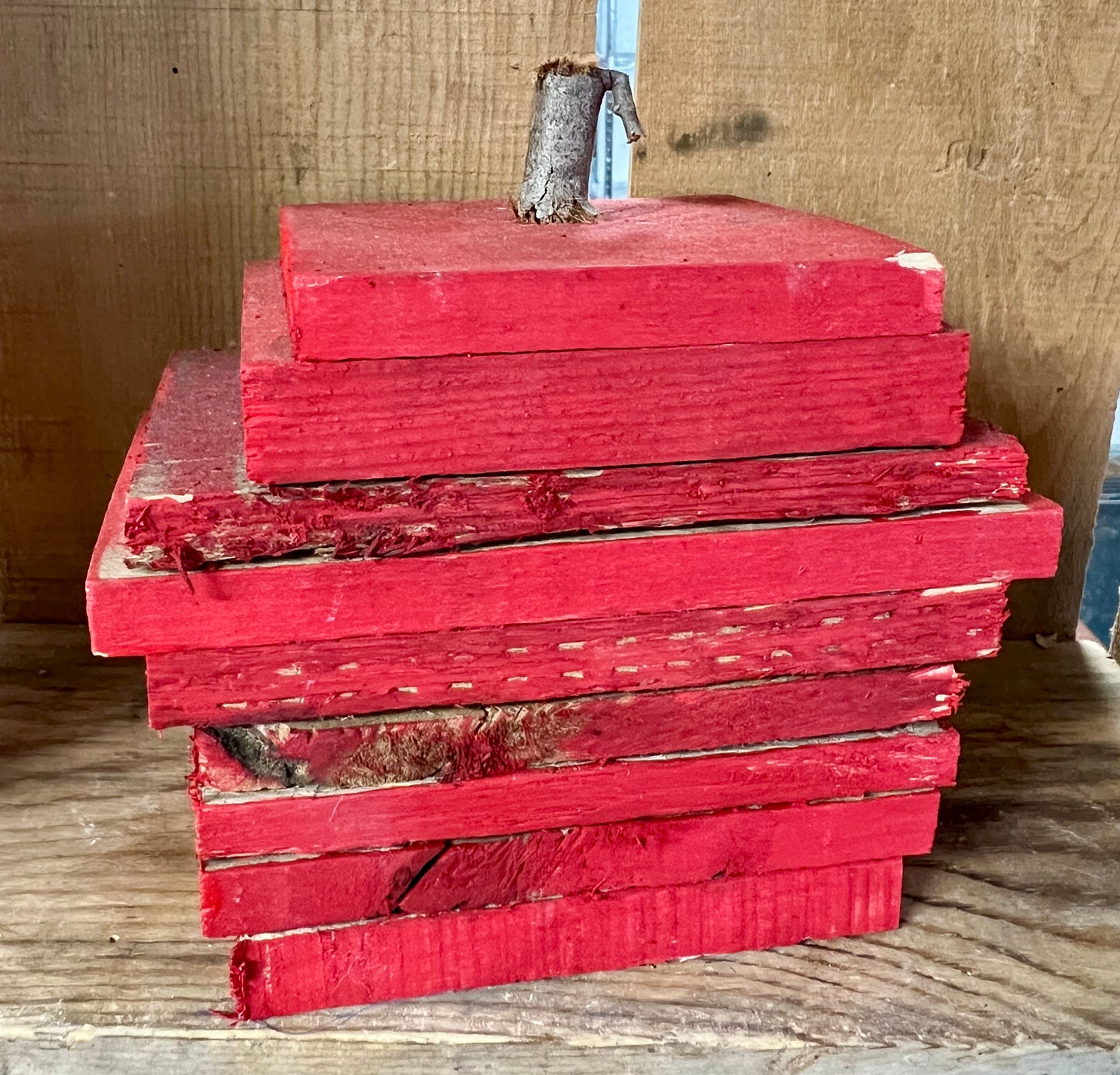 Wood Apple Pallet Red Small