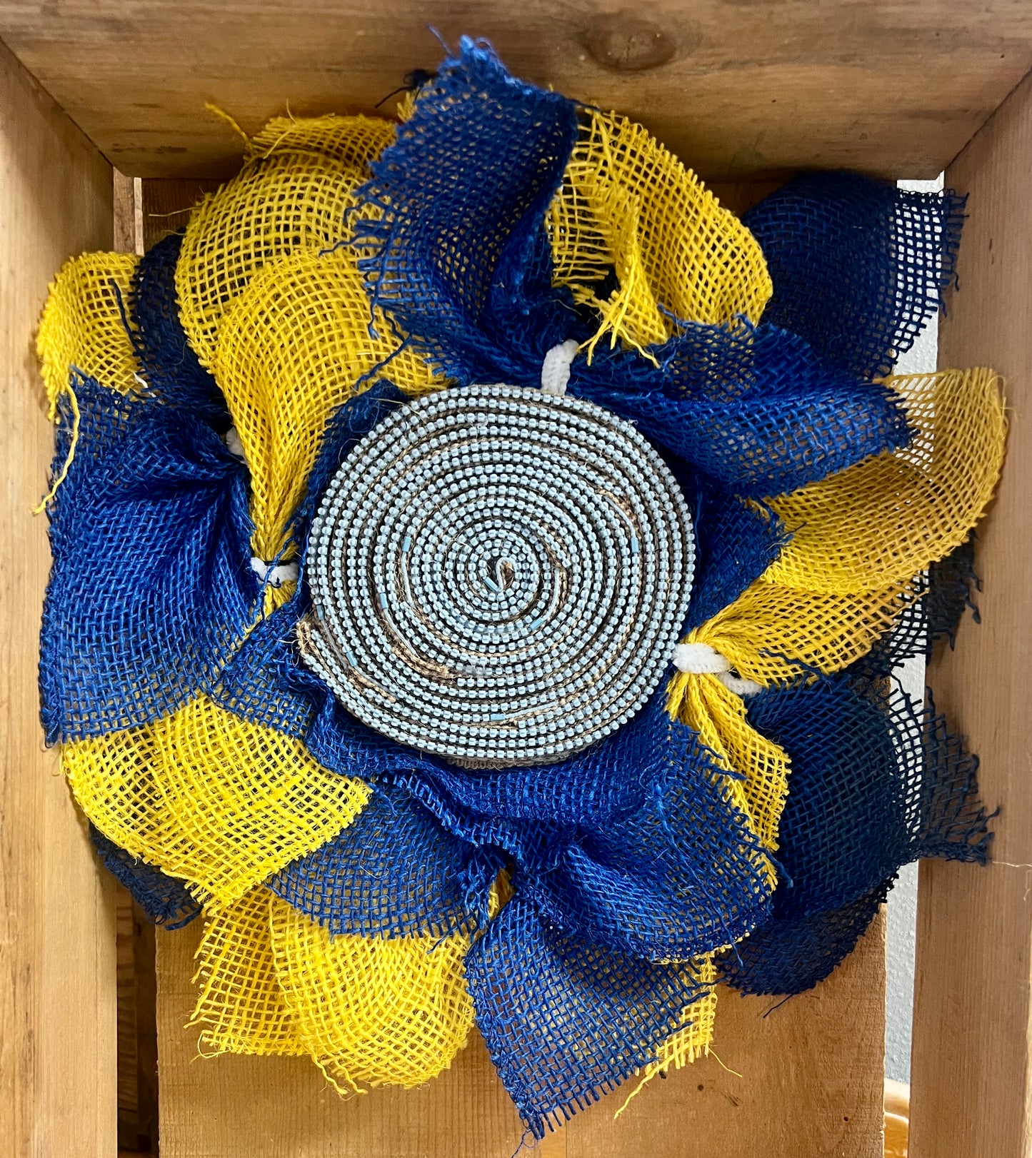 Burlap Wreath YB With Zipper Center